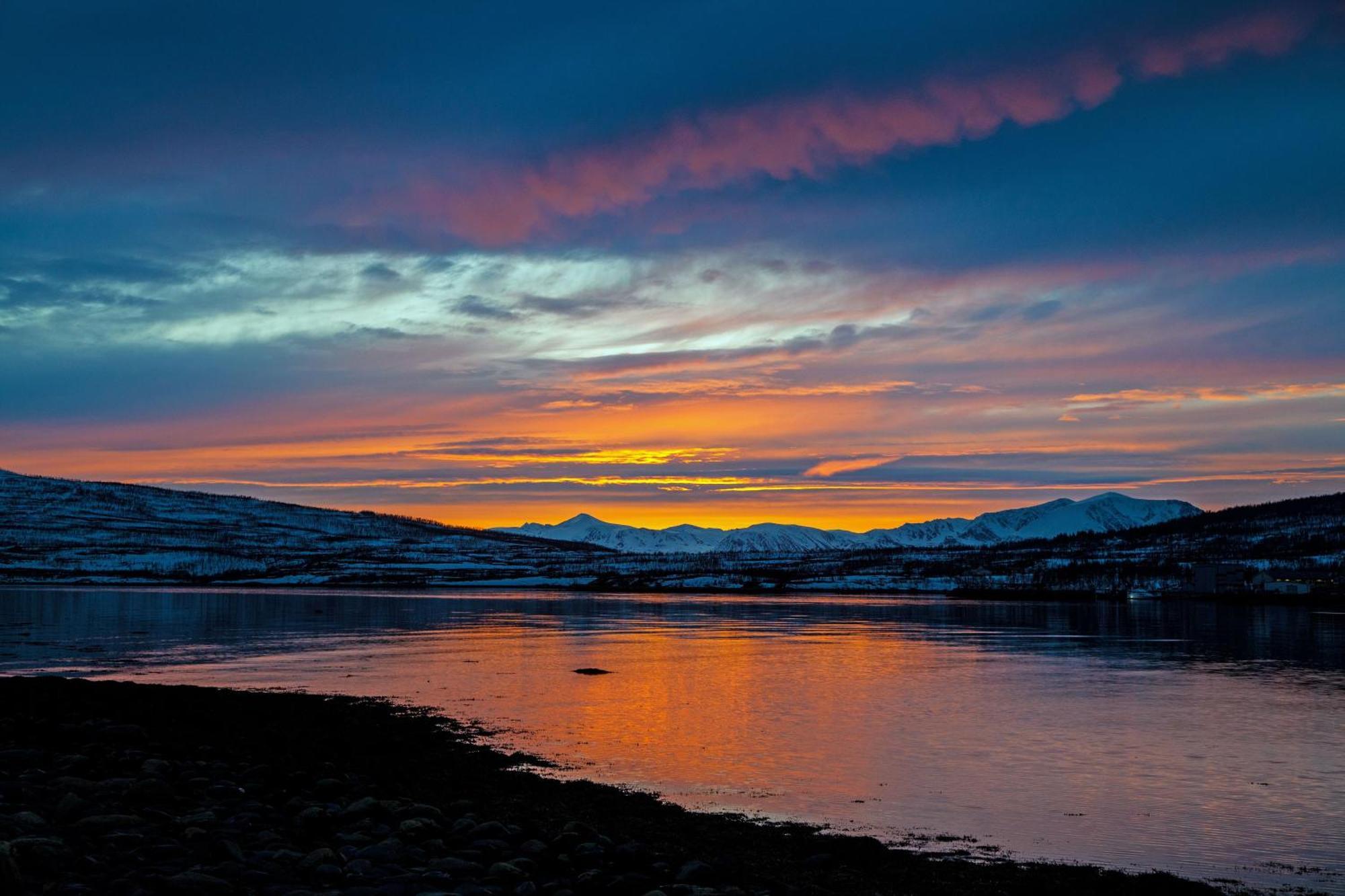 Lyngen Fjordcamp Villa Nord-Lenangen Ngoại thất bức ảnh